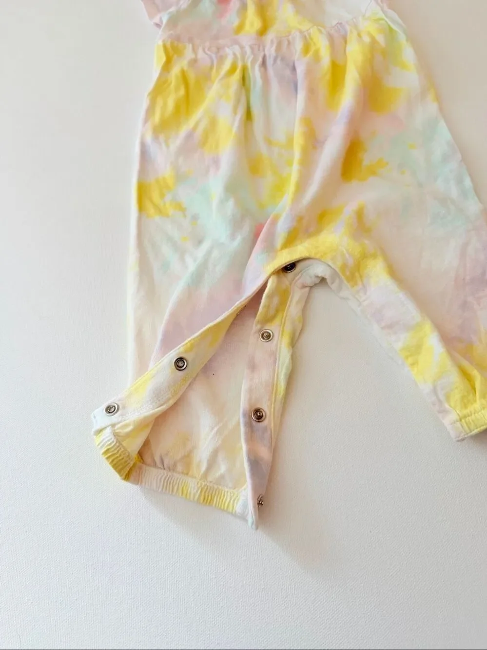 Old Navy baby girl size 3/6 month tie dye romper